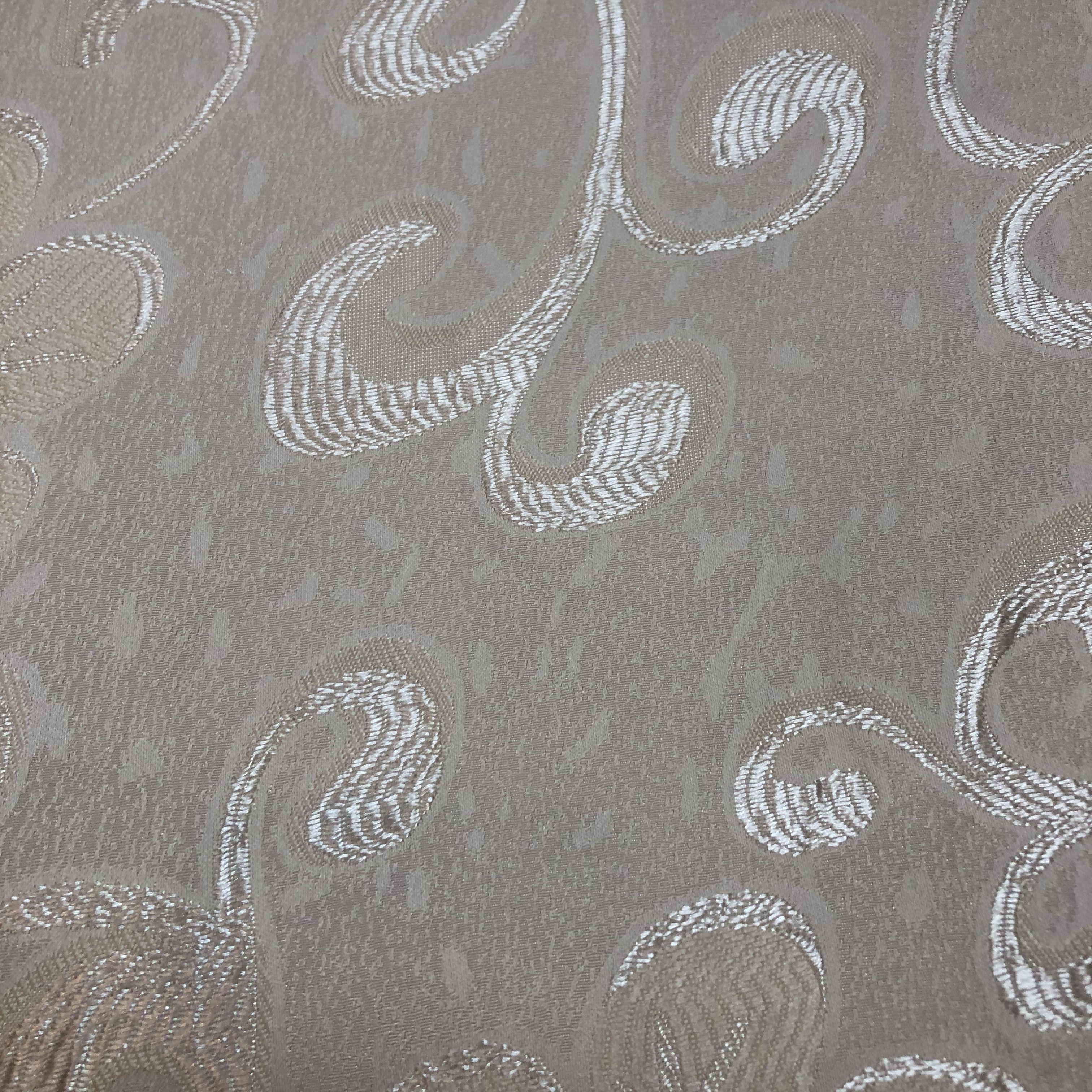 China Factory Wholesale High Grade Classic Latest Design Jacquard Velvet Curtain Fabric 